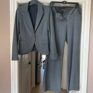 Express Editor suit, grey, size 12R.